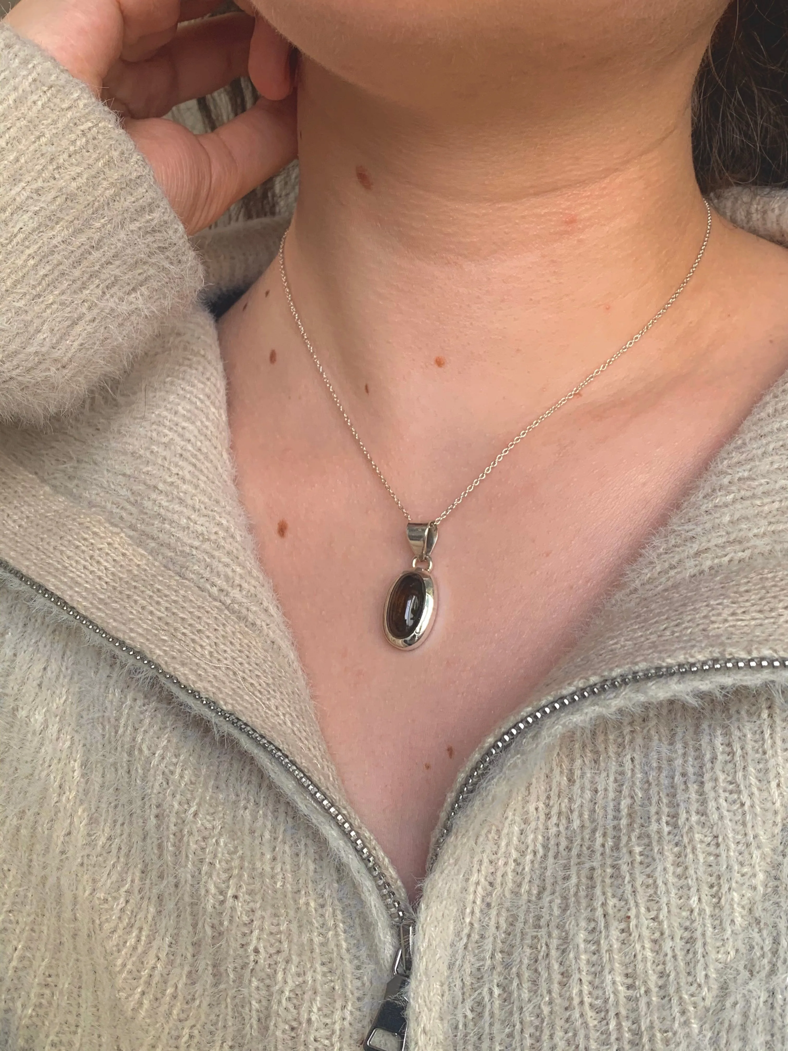 Champagne Tourmaline Naevia Pendant - Small Oval
