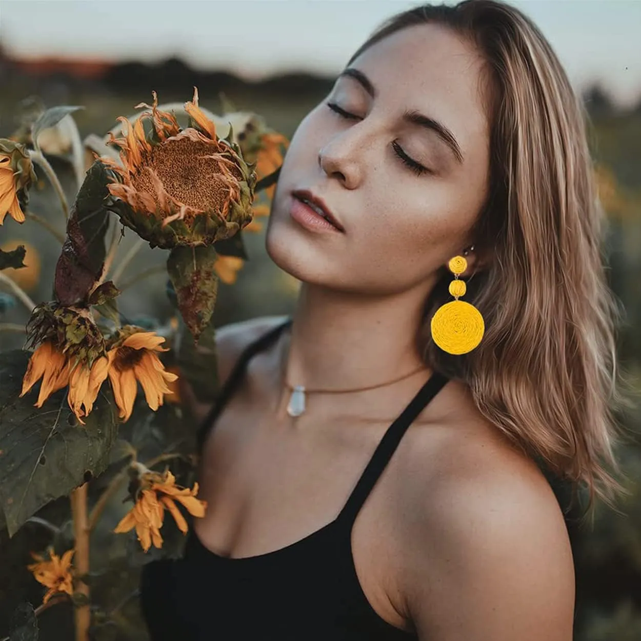 JeanBeau Boho Raffia Ball Round Statement Dangle earrings for Women Teen Large Handmade Lightweight Bohemian Rattan Drop Straw Wrap Earing Dangling Summer Beach Tropical Accessories Jewelry Gift