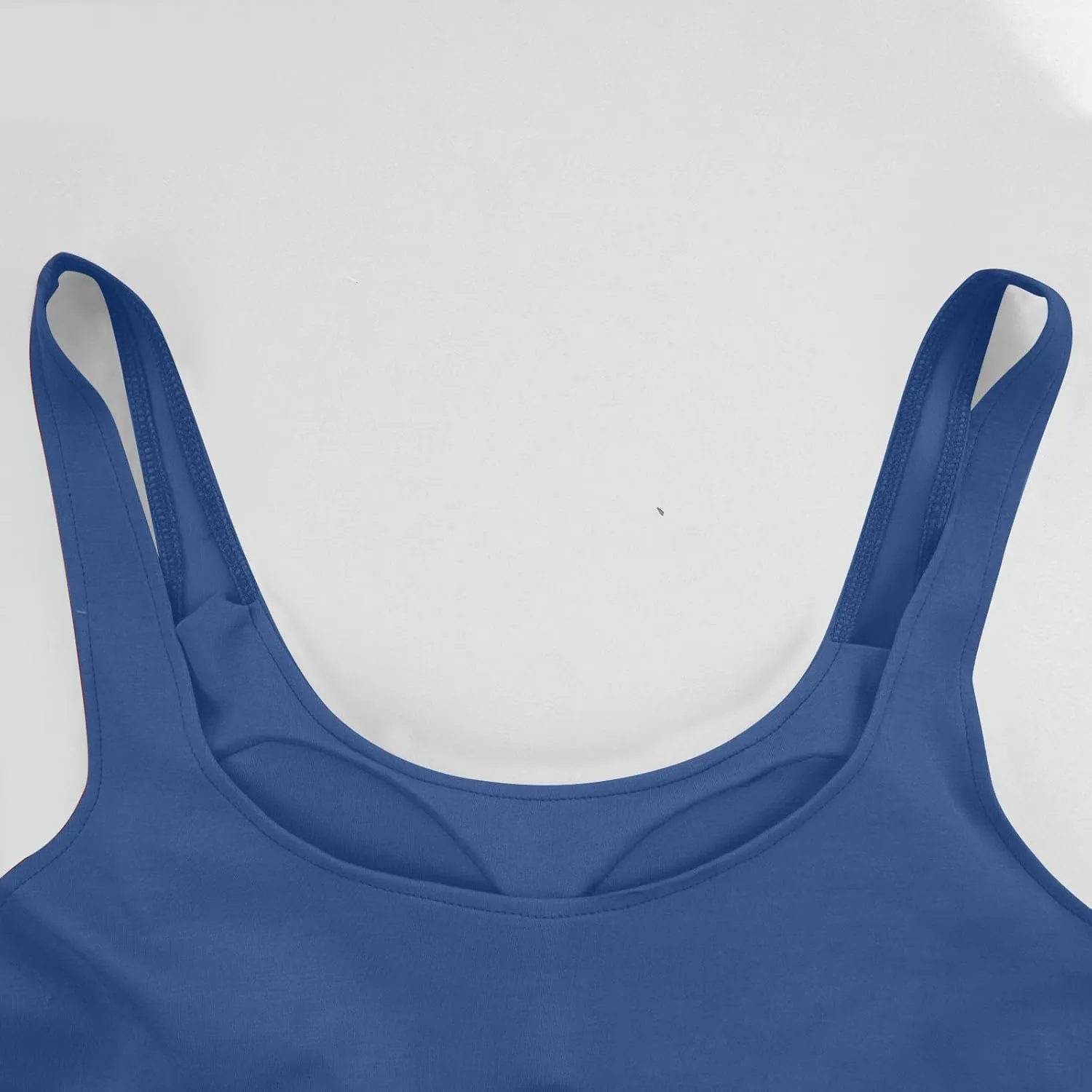 JIEMUXIU Built in Bra Tank Tops for Women 2025 Casual Scoop Neck Sleeveless Tees Basic Workout Top Camisole Undershirts
