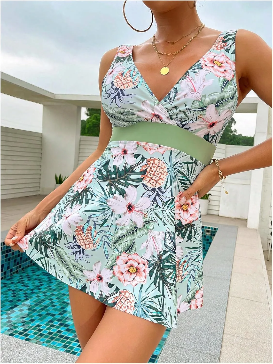 SOLY HUX Tankini Swimsuits for Women Tropical Print V Neck Tops and Shorts Bathing Suits Two Piece Swimsuit