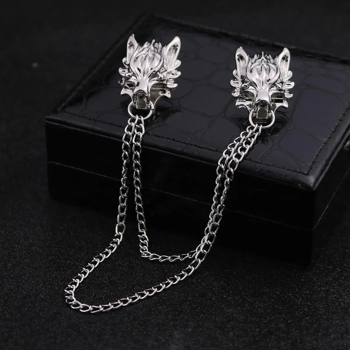 Vintage Animal Chain Brooch for Men Punk Style Lion Wolf Chain Tassel Brooch Pin Cool Animal Head Collar Coat Pin Suit Shawl Clips Collar Brooch Christmas Halloween Birthday Party Costume Jewelry
