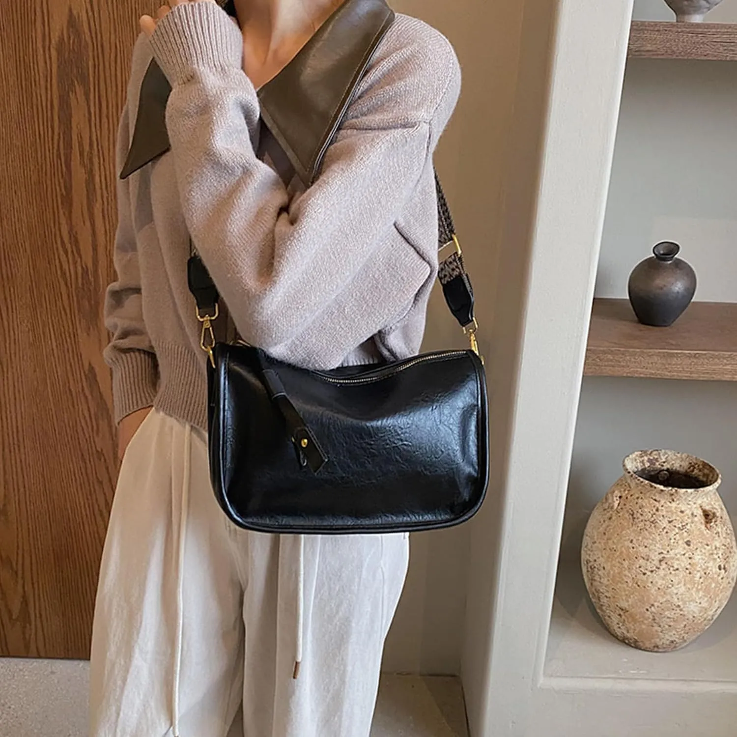 Vintage Shoulder Handbags Crossbody Bag for Women Wide Strap Shoulder Bag Large Capacity Daily Handbag Purse